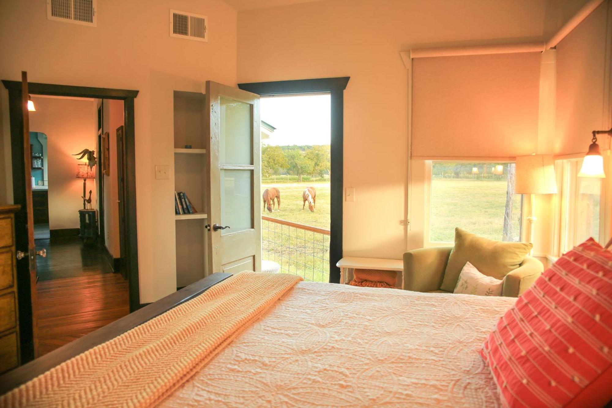 Montesino Ranch Lodging Villa Wimberley Exterior photo